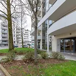 L\'Esperluette - 44 Sqm Apartment With Garage & Balcony In The City Center
