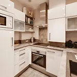 Le Sommeiller - Apartment For 2-4 People With Balcony In The Center