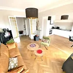 T3 De 73 M2 , Garage , Vue Montagnes Et Chateau