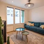 7 Rhone Super T2 Renove Avec Place De Parking Privee
