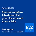 Spacious Modern 2 Bedroom Flat Great Location Old Town + Lake