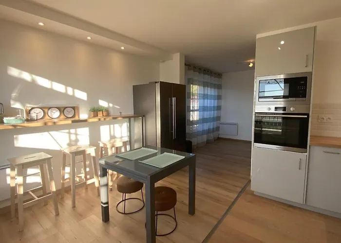 Portes De La Vielle Ville - 3 Bedrooms & Parking