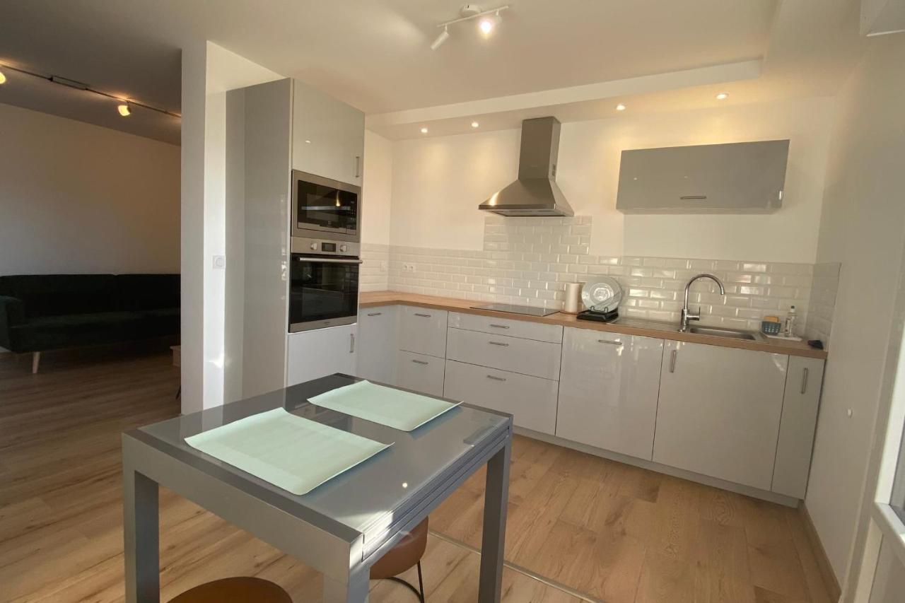 Portes De La Vielle - 3 Bedrooms & Parking *