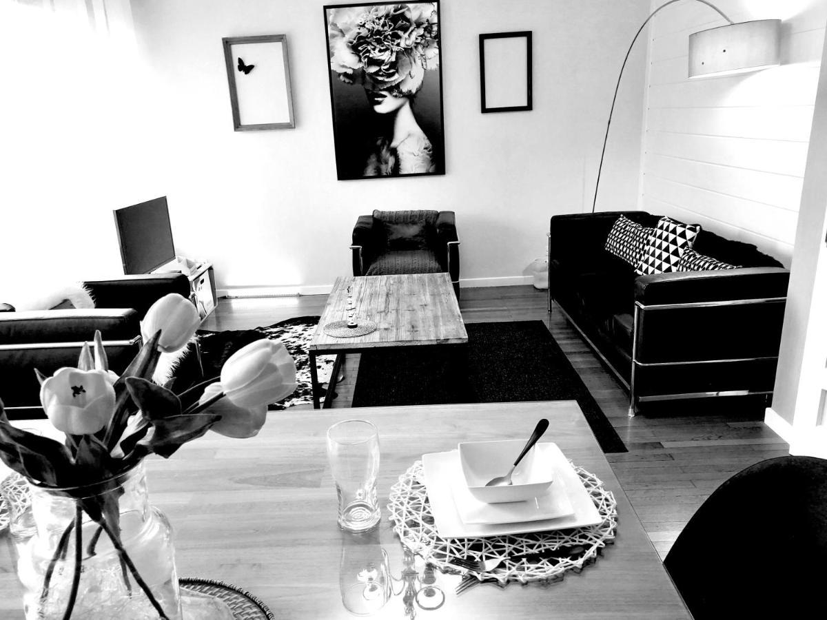 Appartement Annecy, 90m2 Avec Parking, Balcons *