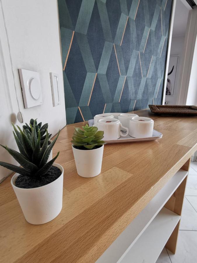 Apartment Cote Gare - Gare - Centre-ville - Parking - Netflix - Wifi - Disney+ - Terrasse *