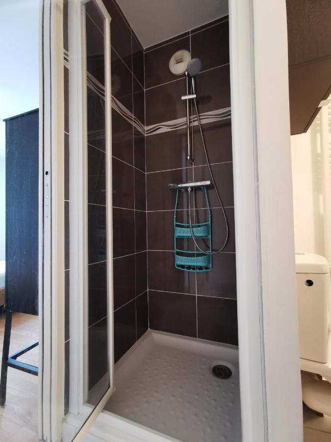 Cote Gare - Gare - Centre-ville - Parking - Netflix - Wifi - Disney+ - Terrasse Apartment Annecy