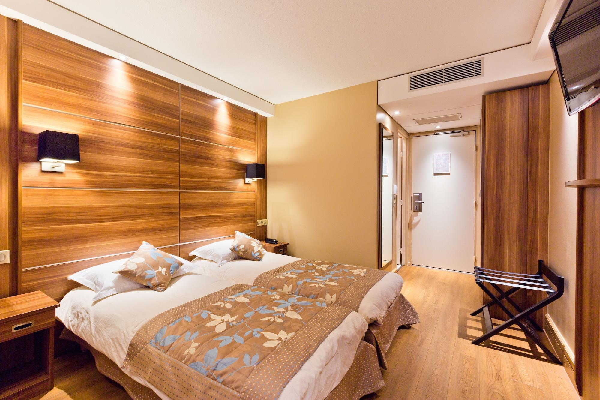 Hotel Novel Restaurant La Mamma Annecy