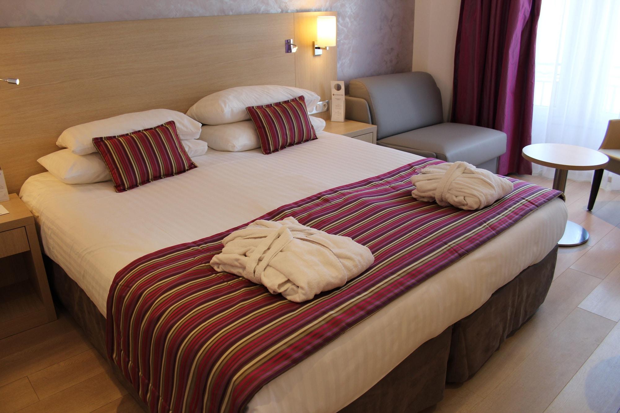 Western Carlton Hotel 4*