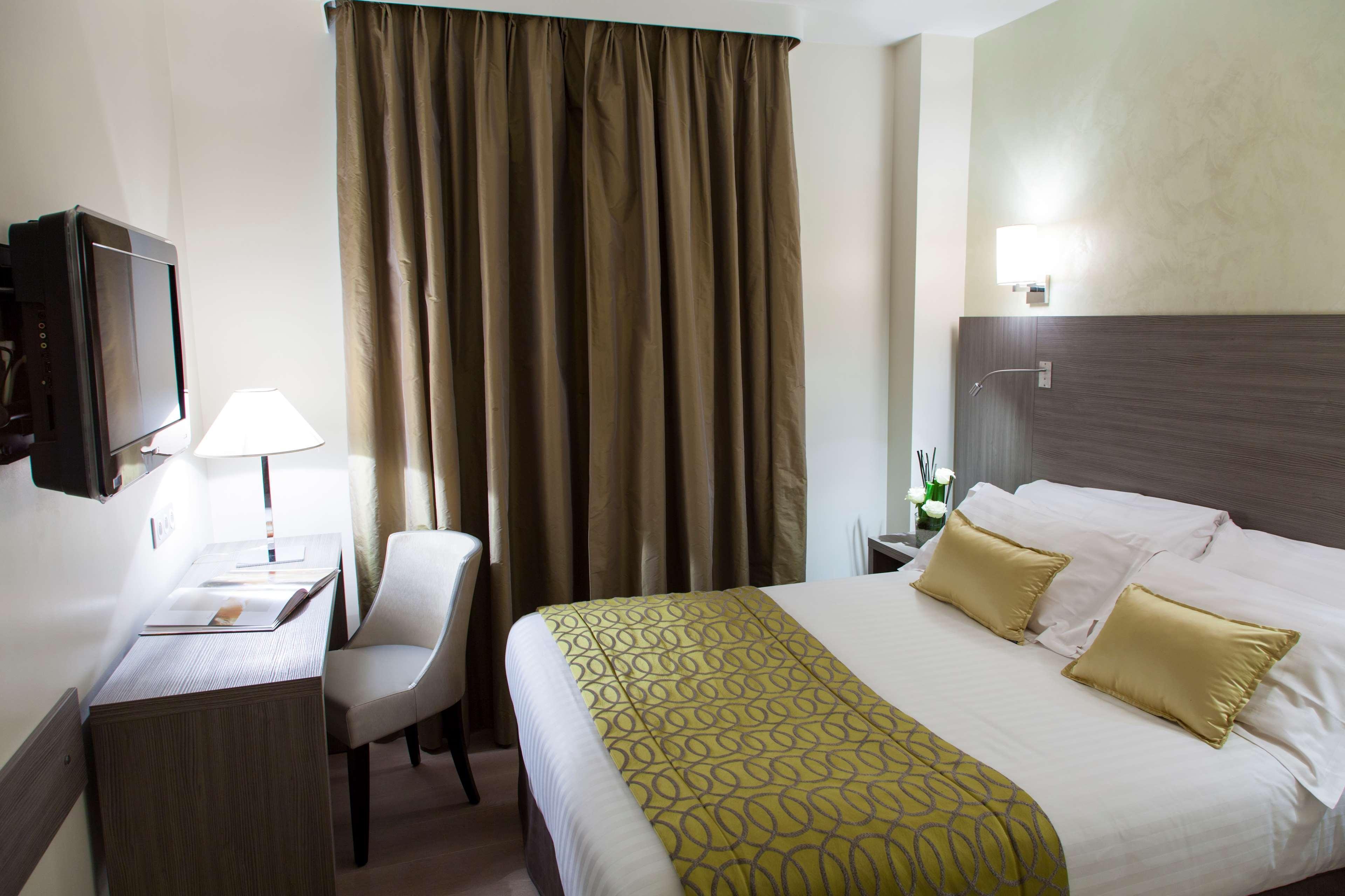 Western Carlton 4*