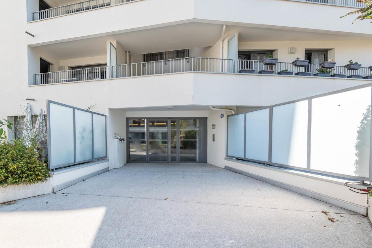 Charming With Balcony And Parking Near The Center Of Annecy