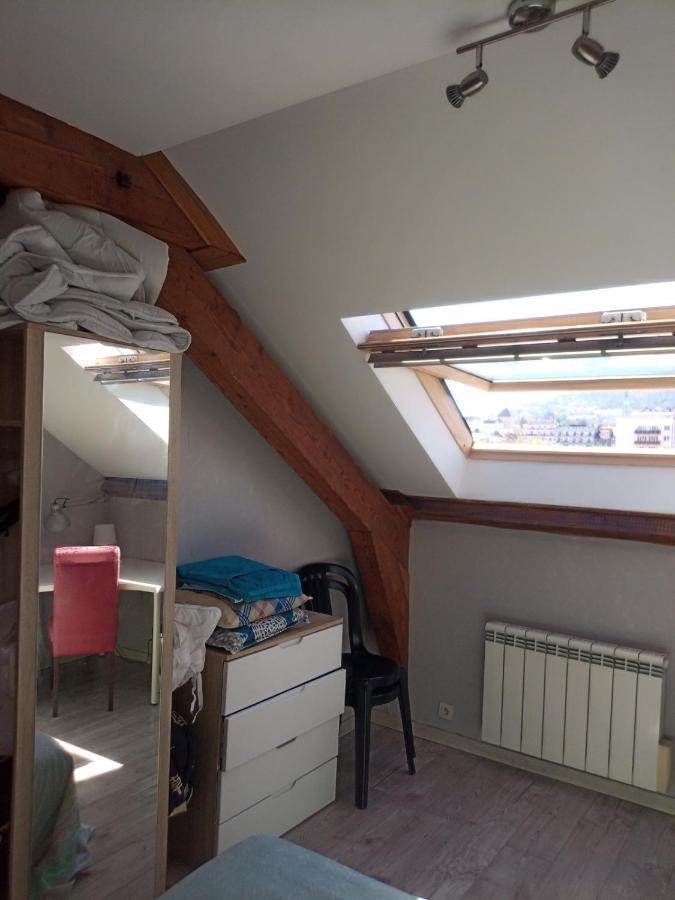 -- Le Sanctuaire, A 50 Metres De La Gare -- Homestay