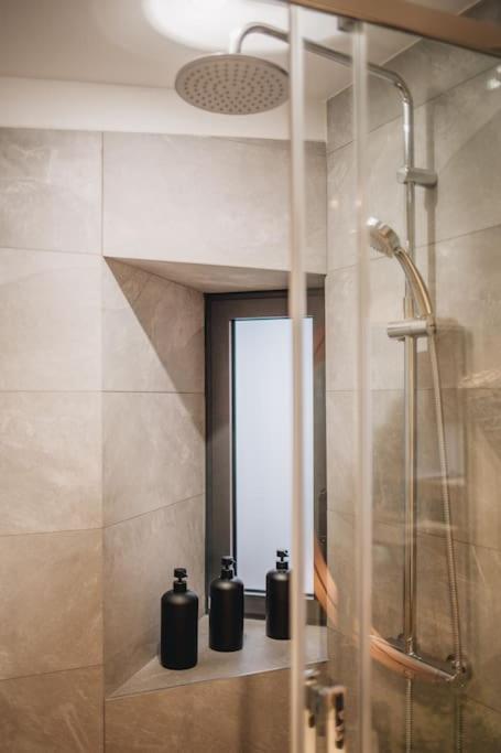 Apartment La Vie En Rose - Luxe, Calme & Hypercentre - 3* Annecy