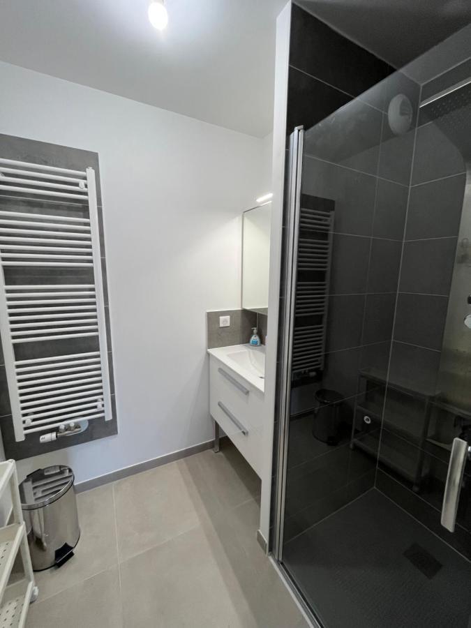 Aurel's & Jul's - The Emerald Apartment