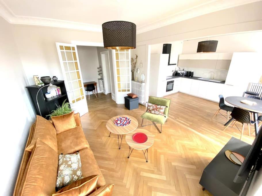 T3 De 73 M2 , Garage , Vue Montagnes Et Chateau Annecy