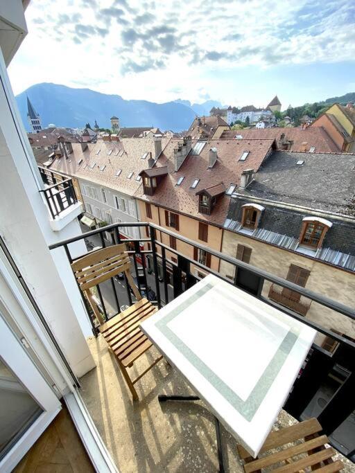 T3 De 73 M2 , Garage , Vue Montagnes Et Chateau Apartment *