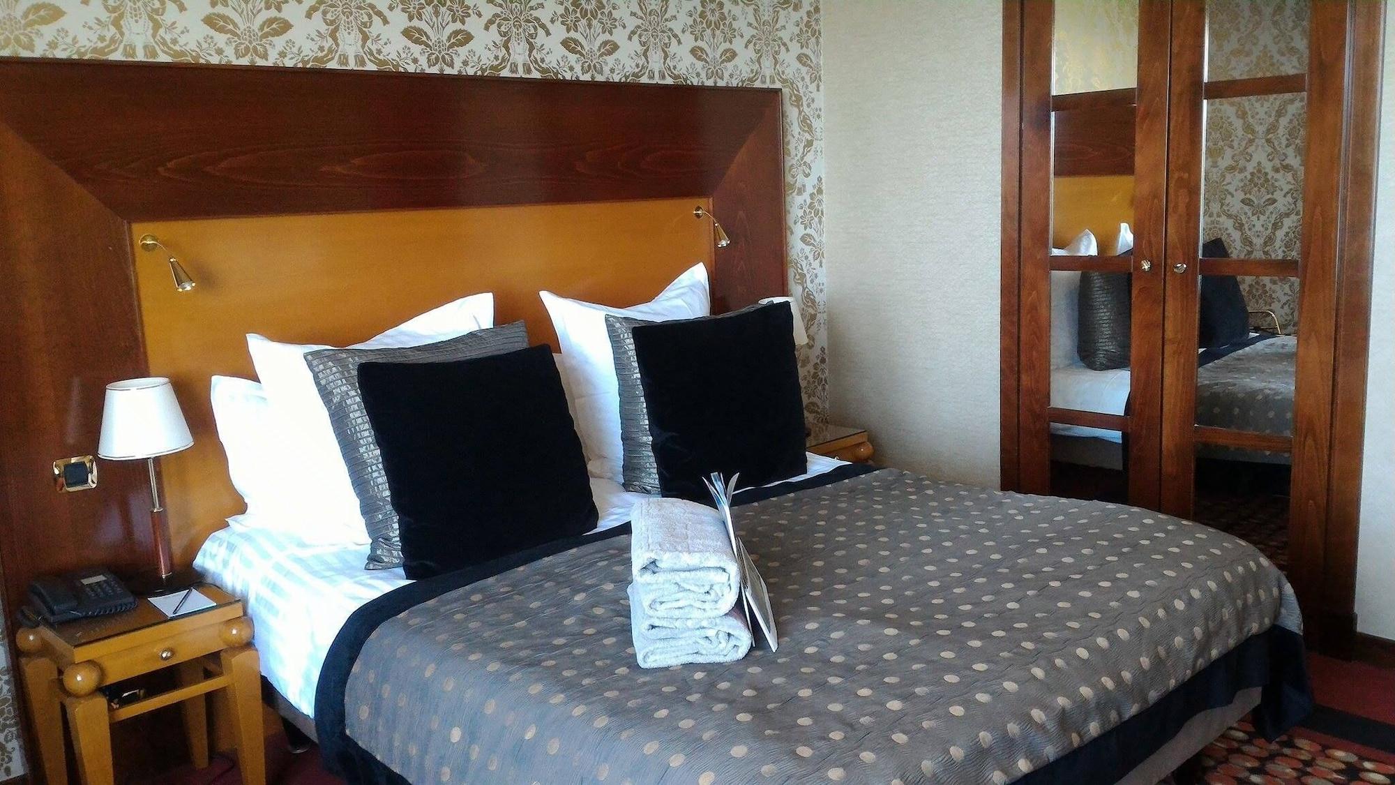 Les Trésoms Lake&spa 4* Annecy