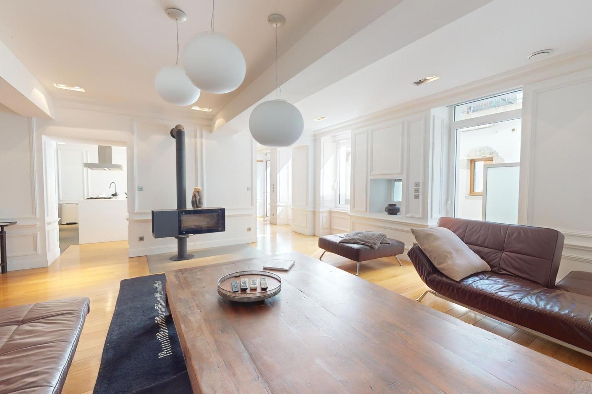 Apartamento Le N 10 - Of 200 Sqm With Patio Of 35 Square Meters In Old Town