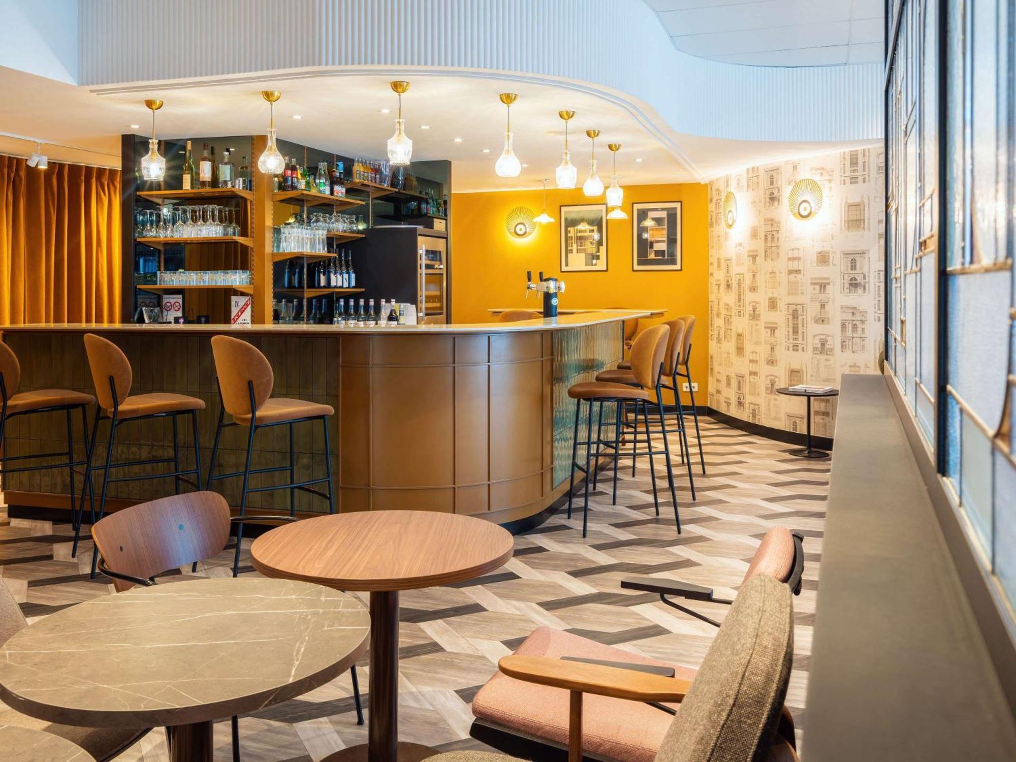Le Splendid D'annecy - Handwritten Collection 4*