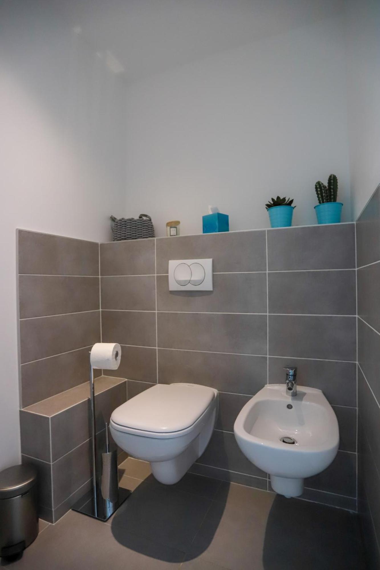 Appartement Le Bleu Du 3 Etoiles - Secteur Recherche, Calme & Familiale, A 300m Du & De La Vieille Ville, Garage Prive