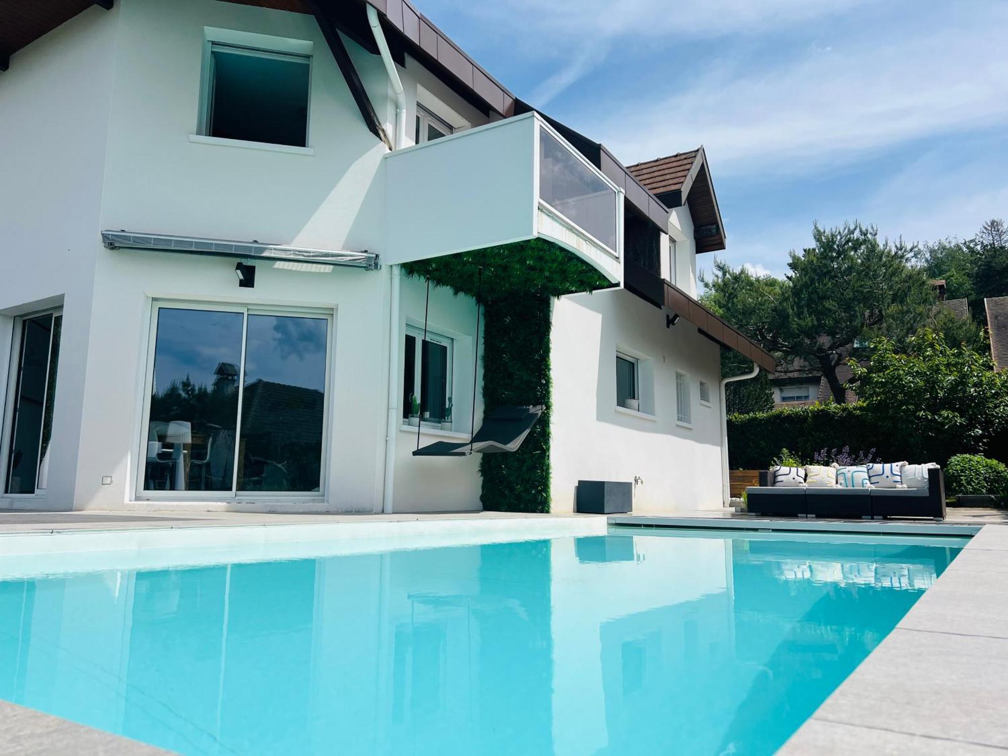 Avec Piscine A 5 Minutes Du *
