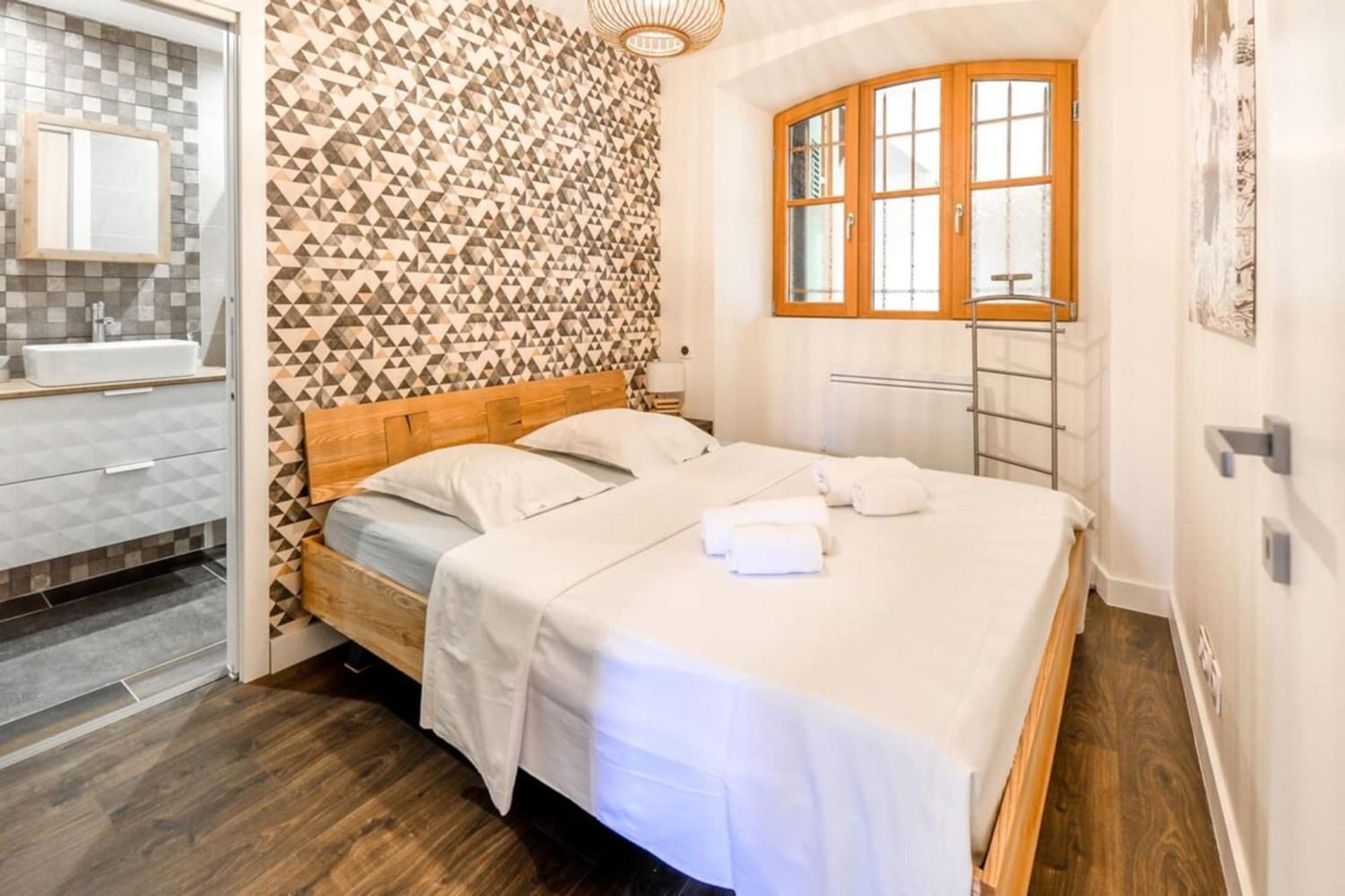 3-star Rated In The Heart Of The Old Town With A View Annecy