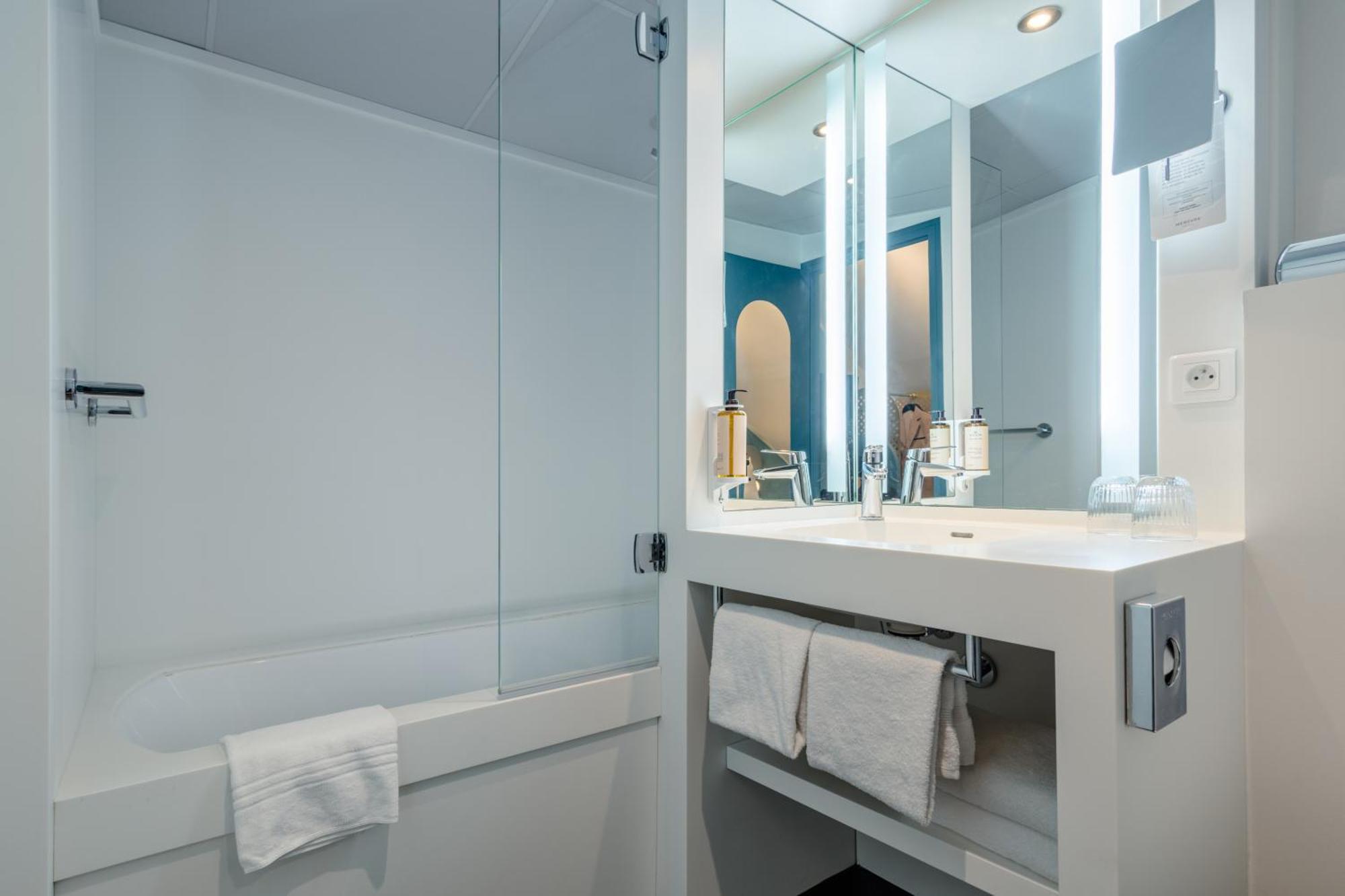 Mercure Centre Hotel 4*