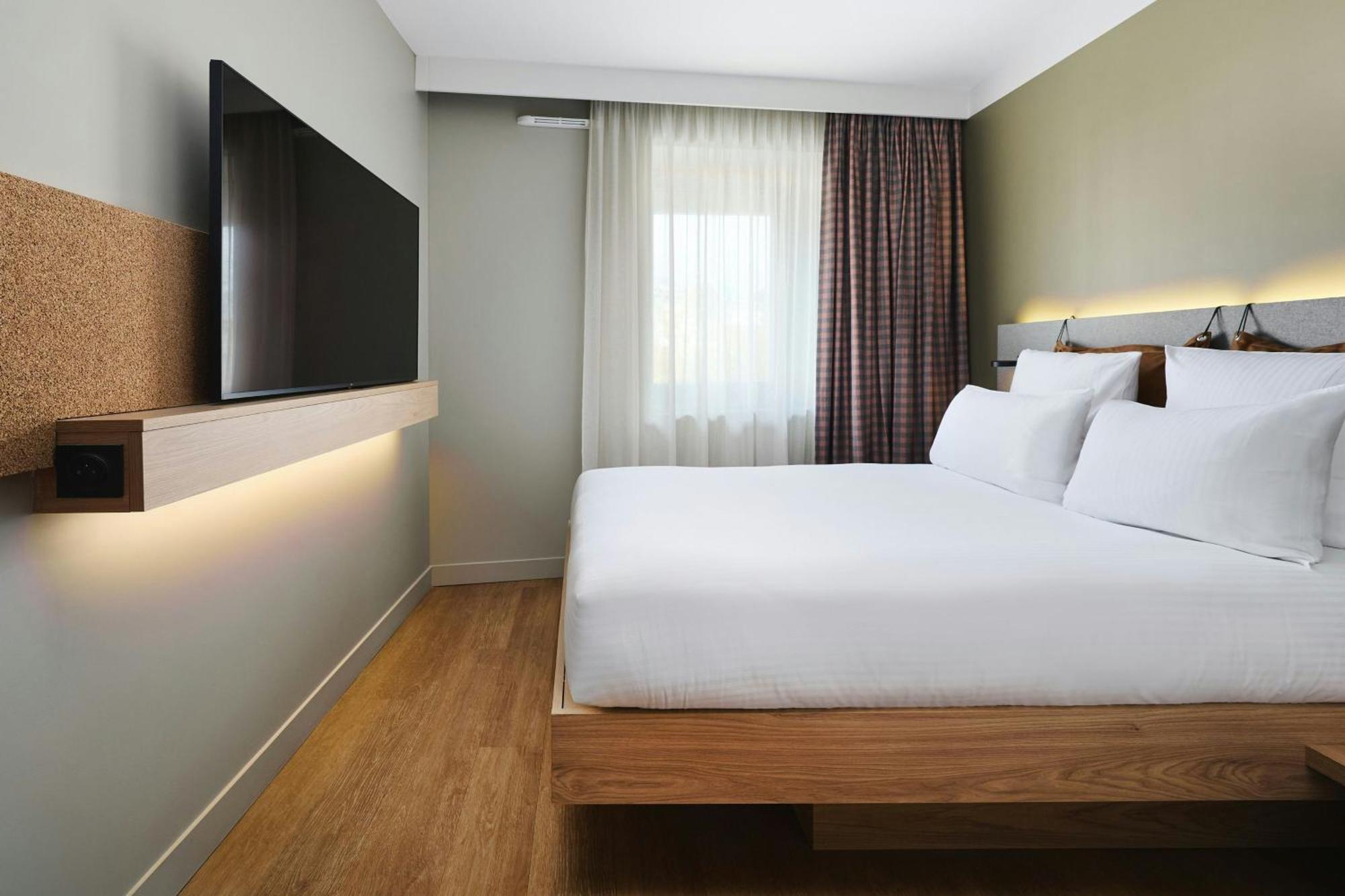 Western International Hotel