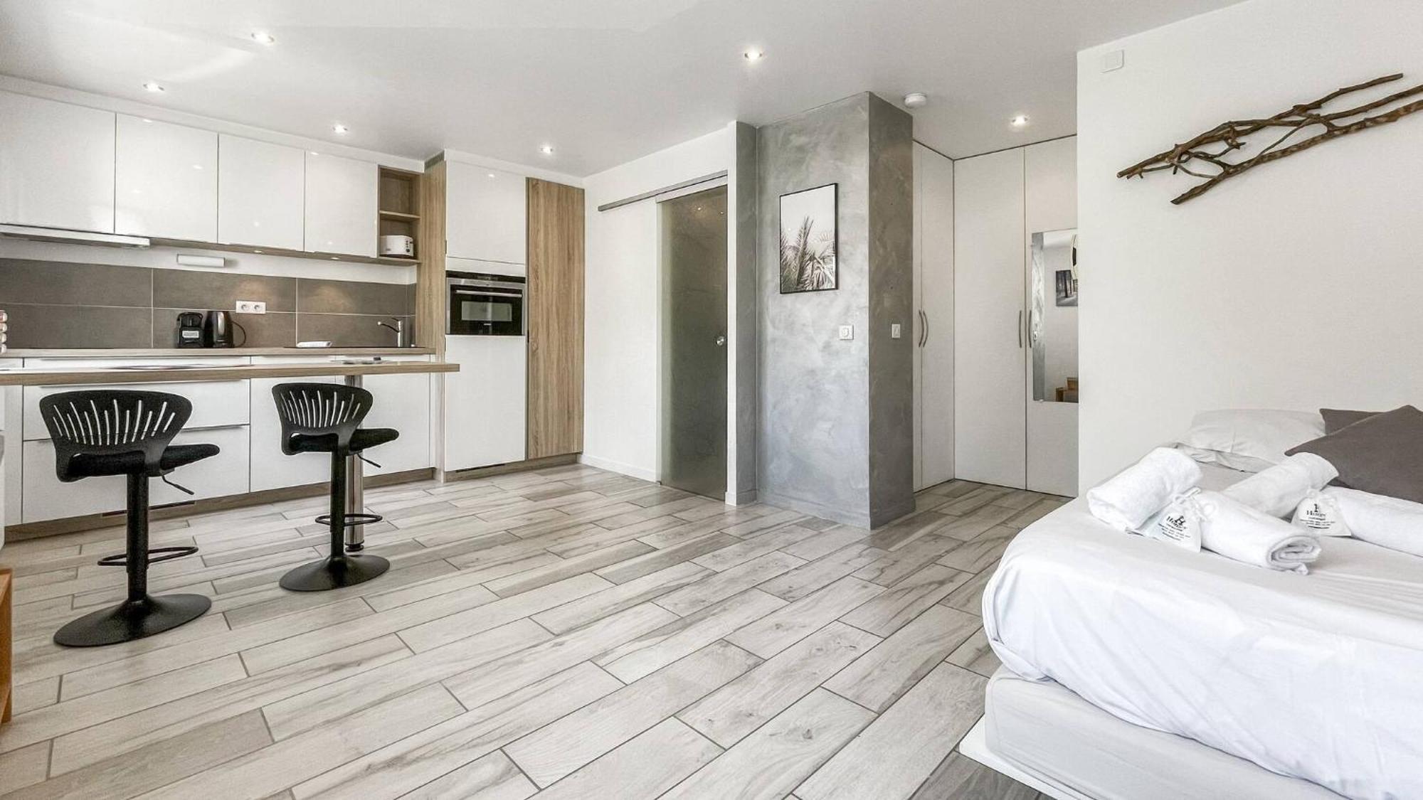 Homey Tidy - New / Proche Centre / Parking Gratuit / Entierement Equipe Appartement