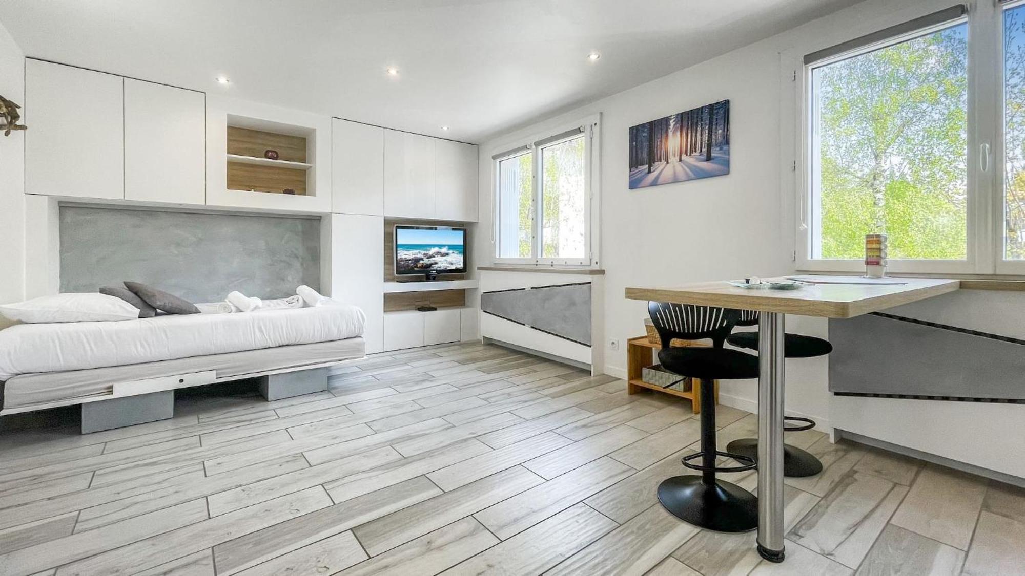 Homey Tidy - New / Proche Centre / Parking Gratuit / Entierement Equipe