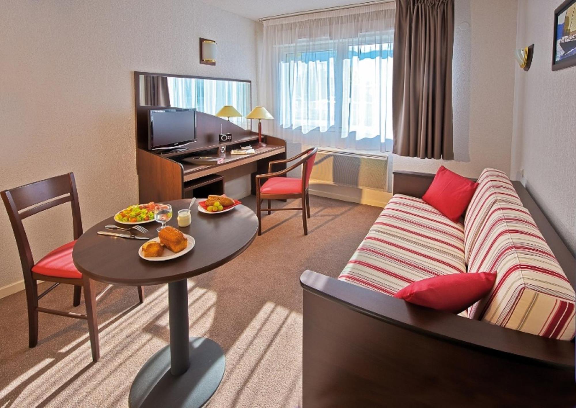 Hotel Comfort Les Hauts D'annecy 3*