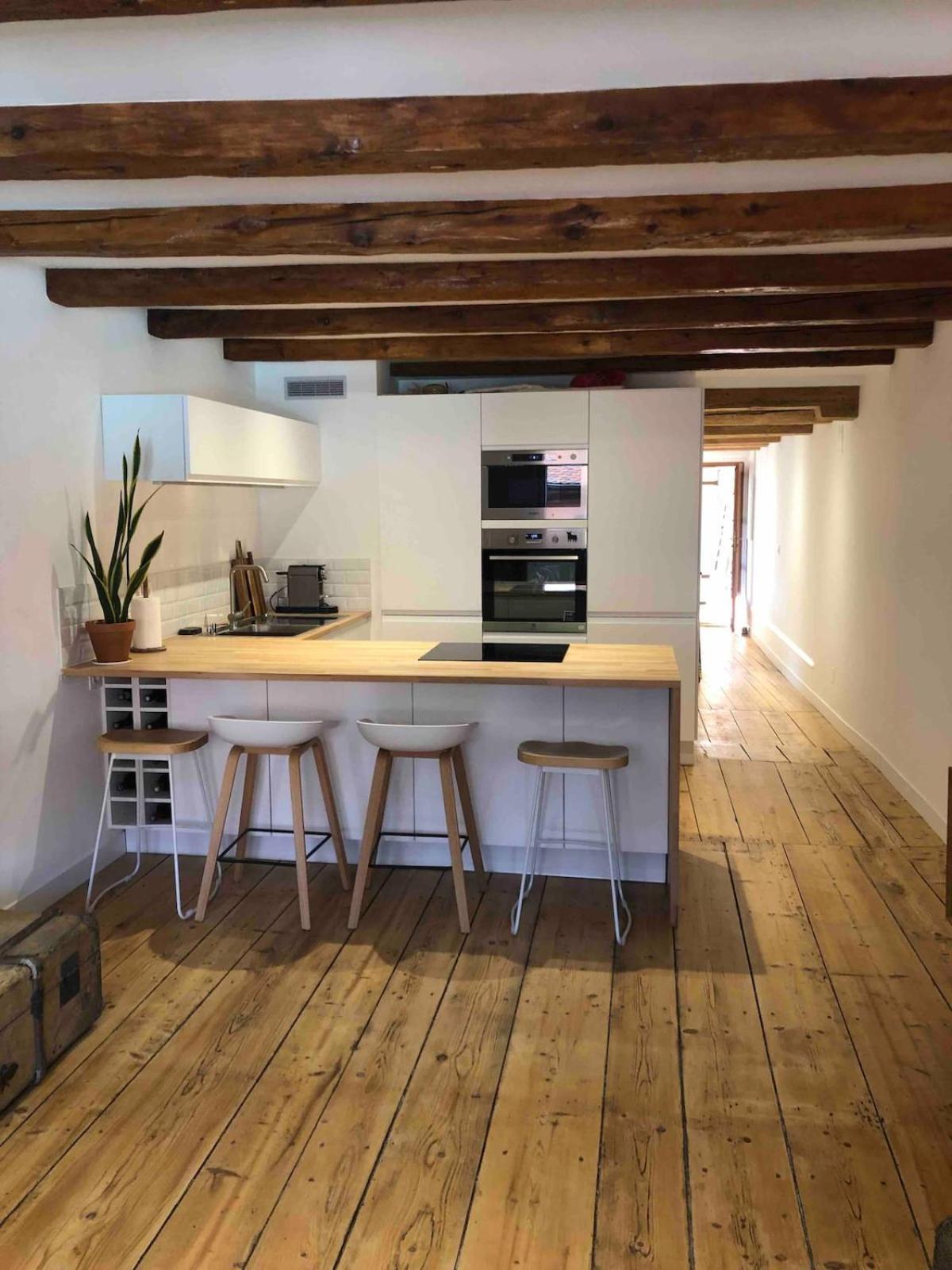 Exceptional Location Between And Pedestrian Street Annecy