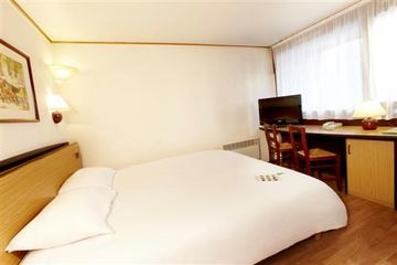 Hotel Campanile - Annecy - Metz-tess 2*