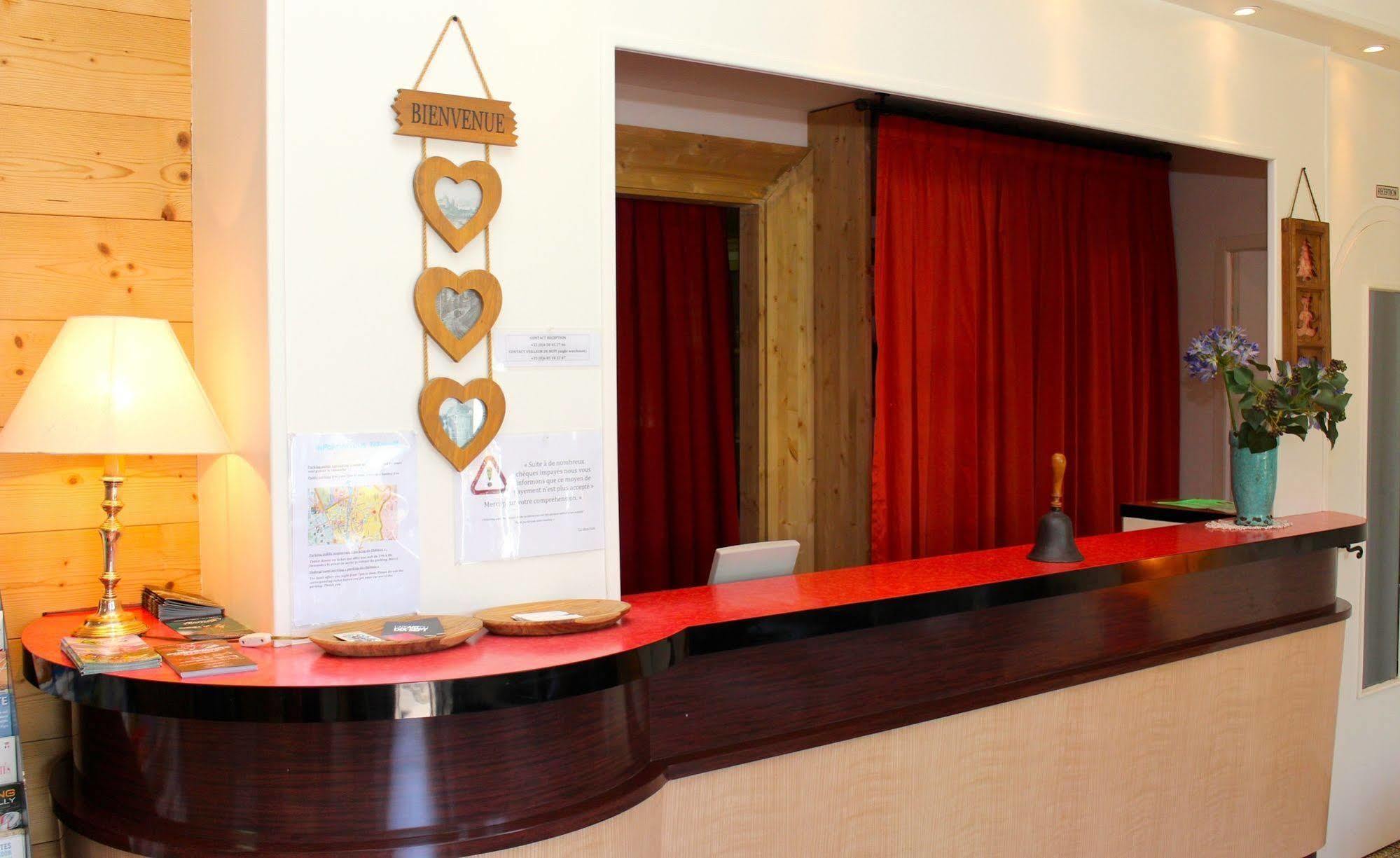 Du Chateau Hotel 2*