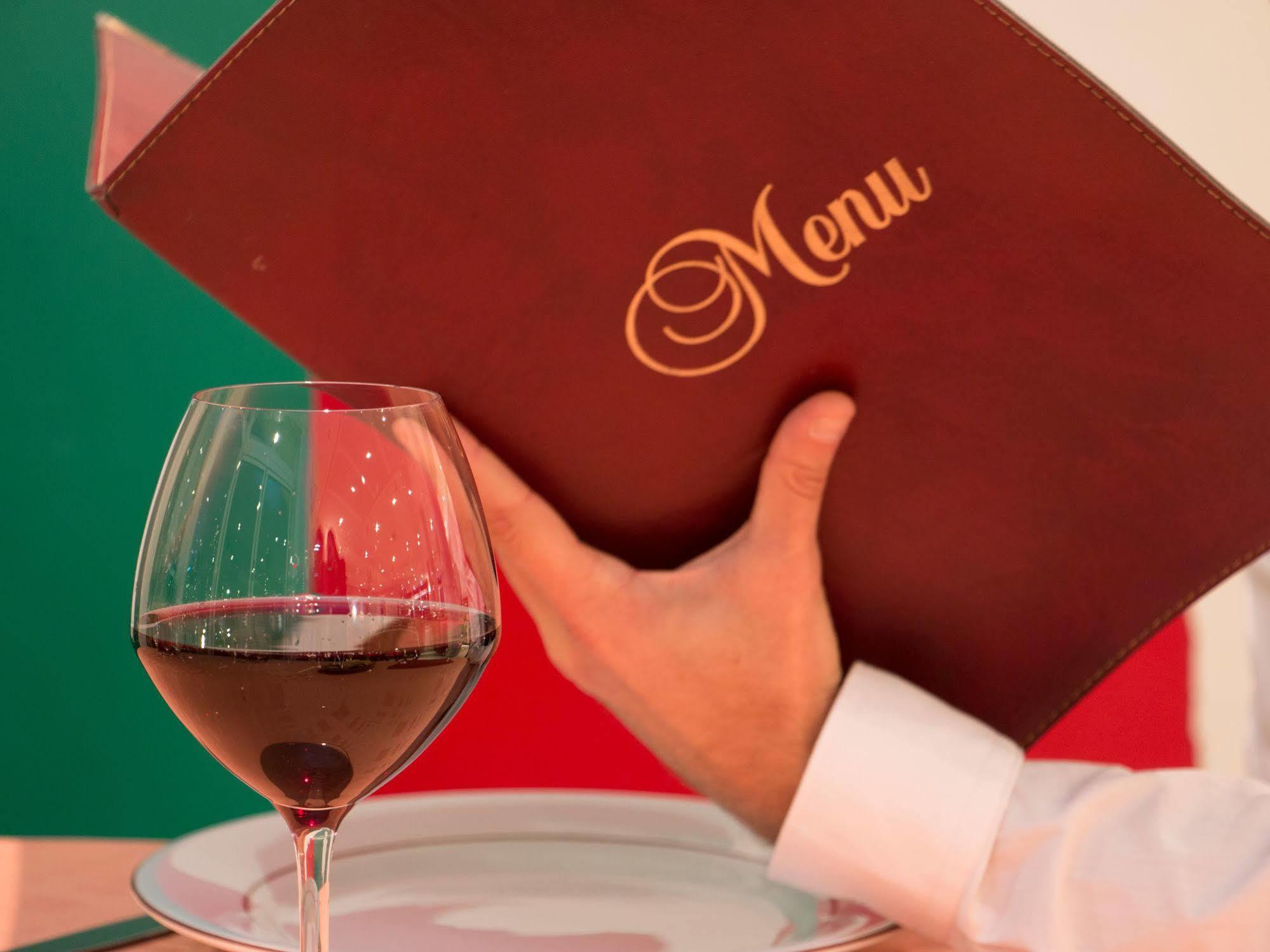 Novel Restaurant La Mamma
