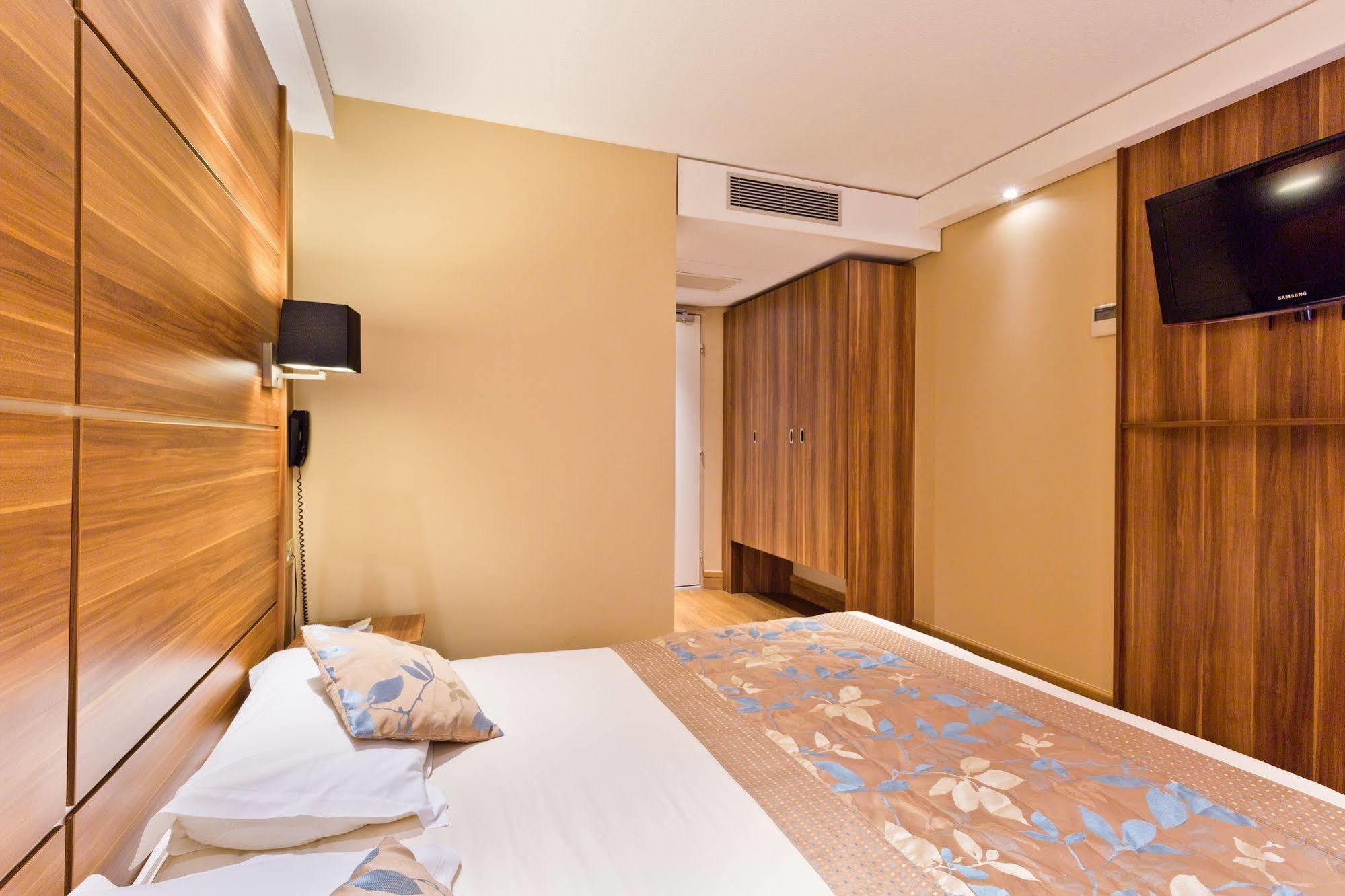 Novel Restaurant La Mamma Hotel Annecy