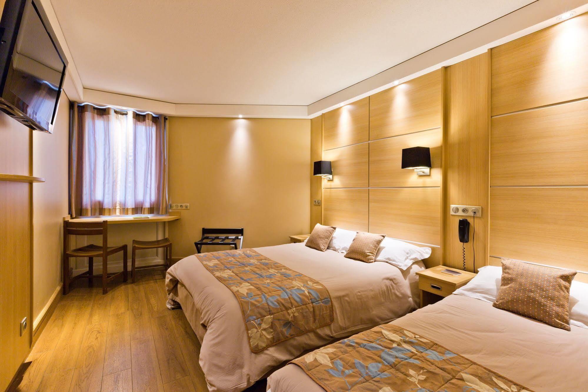 Hotel Novel Restaurant La Mamma Annecy