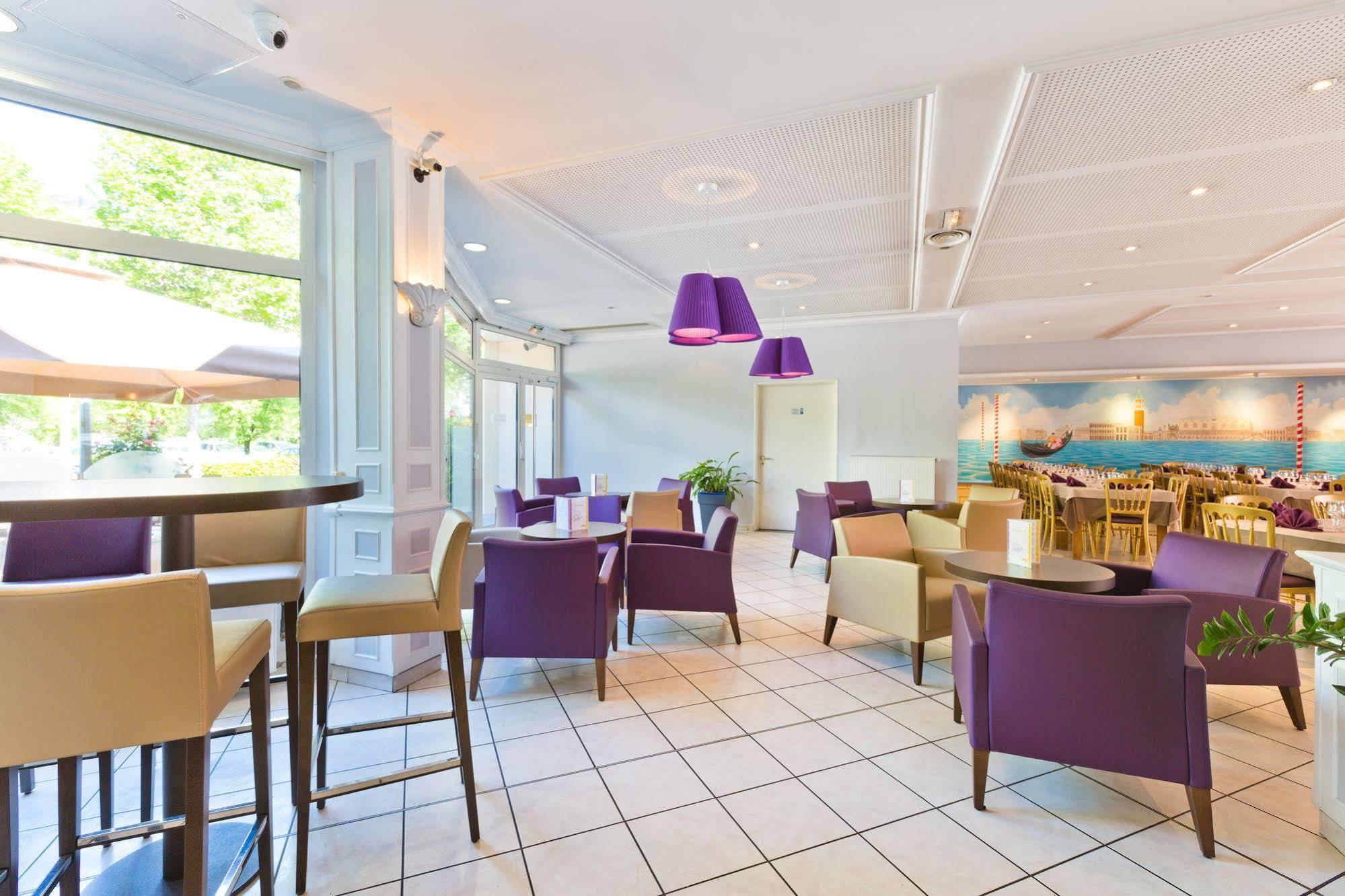 Novel Restaurant La Mamma