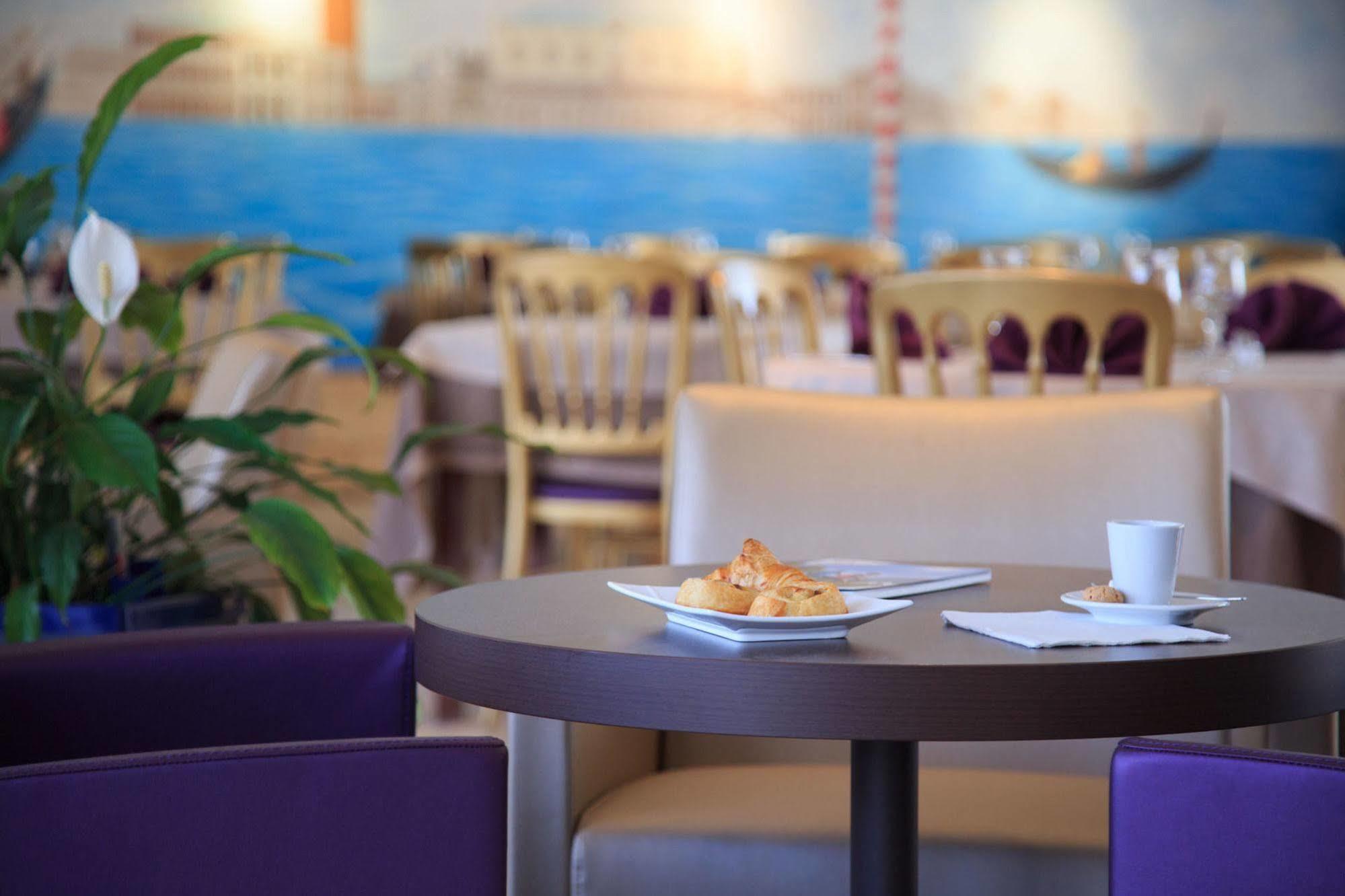 Novel Restaurant La Mamma