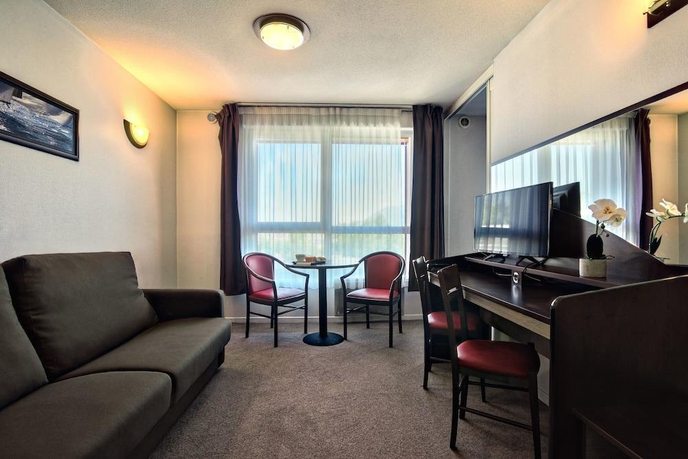 Hotel Comfort Les Hauts D'annecy 3*