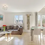 Sunny Duplex W Balcony And Parking 5 Min From The Lake In Annecy - Welkeys