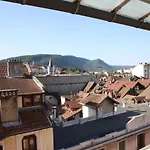 Large 5 Rooms With Garage In The City Center