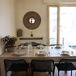 Large 5 Rooms With Garage In The City Center