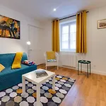 Le Paquier 23 - Charming Apartment In The Heart Of The Old Town 150M Fr