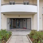 L\'Esperluette - 44 Sqm Apartment With Garage & Balcony In The City Center