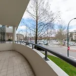 L\'Esperluette - 44 Sqm Apartment With Garage & Balcony In The City Center
