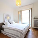 Large 5 Rooms With Garage In The City Center