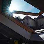 The Attic - Ideally Located In The Old Town