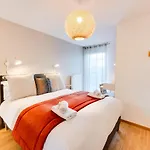Le Reposoir - New 2 Bedroom Apartment With Terrace & Garage