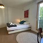 Le Triangle D\'Or - 1 Bedroom Apartment With Terrace