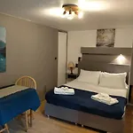 Hotel De Savoie